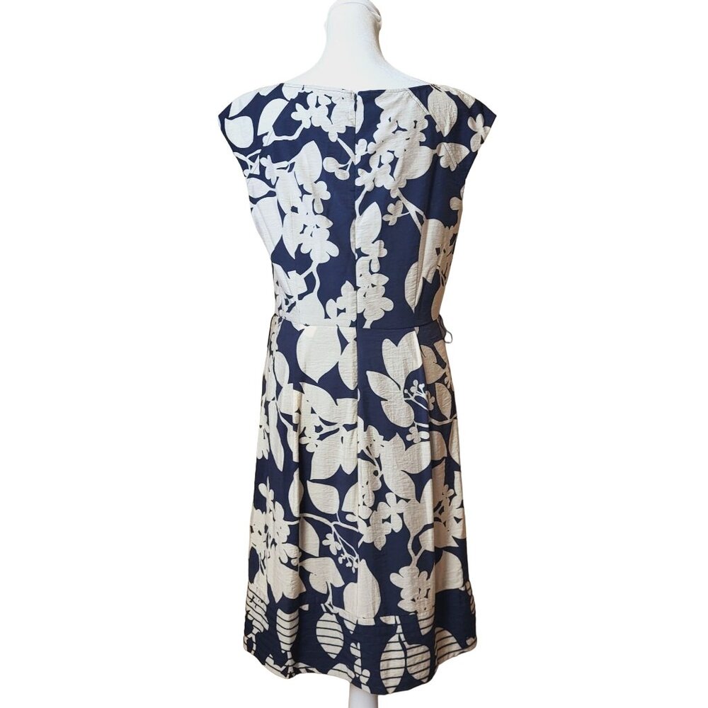Adrianna Papell Embroidered Blue and Cream Floral Dress Size 6 - Picture 3 of 11